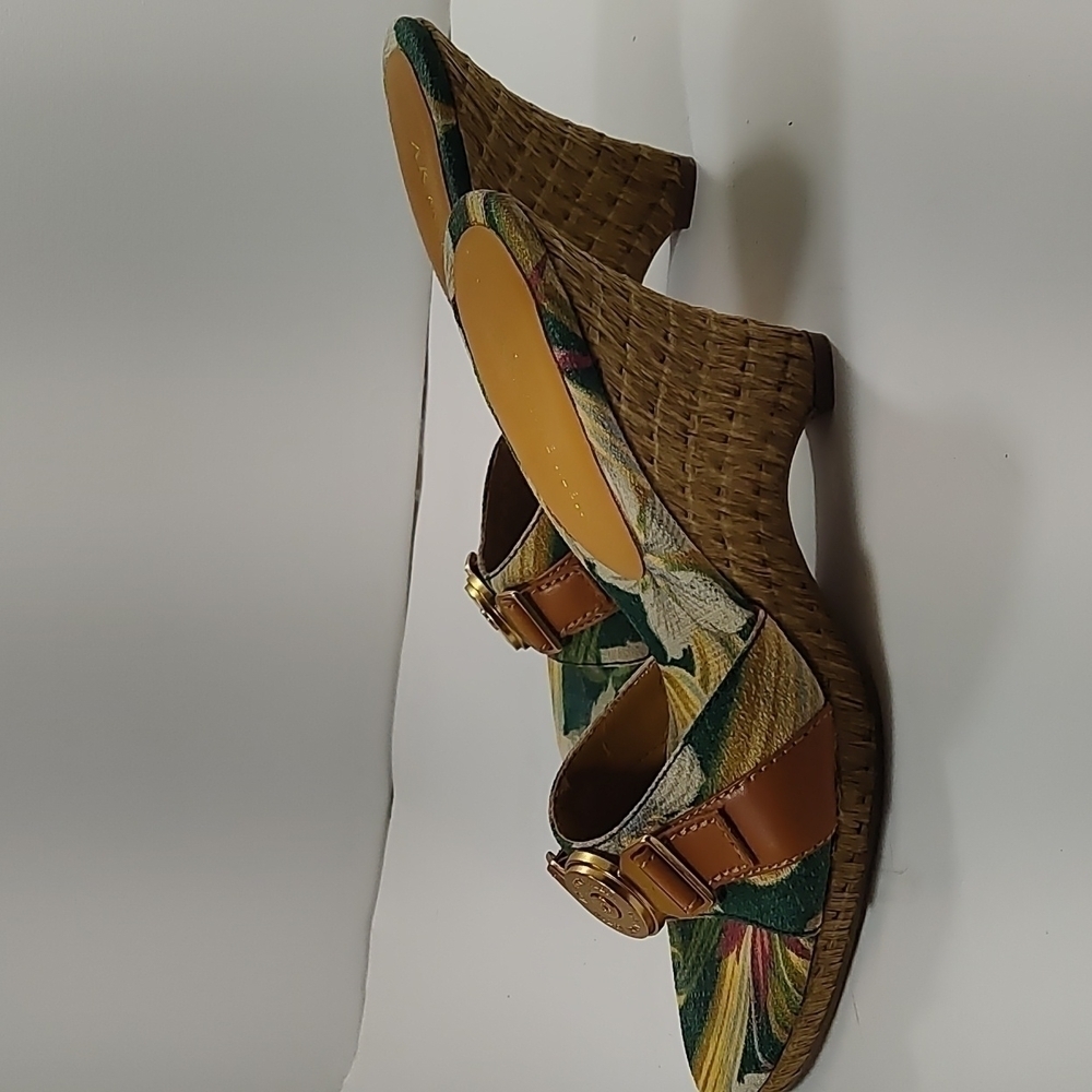 Anne Klein Floral Wedge Mule Sandals with Buckle Detail Size: 7.5M - Picture 2 of 5